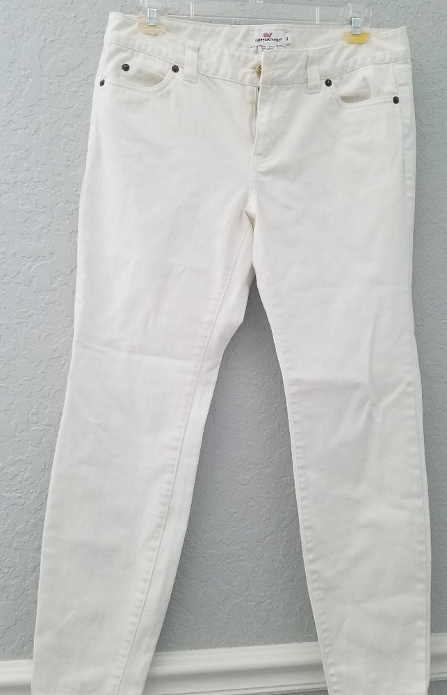 Vineyard vine white jeans